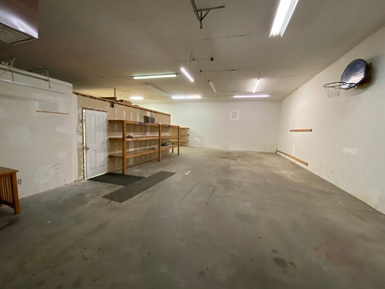 More Photos Of 180 Sunny Valley Rd, New Milford Light Distribution For Lease