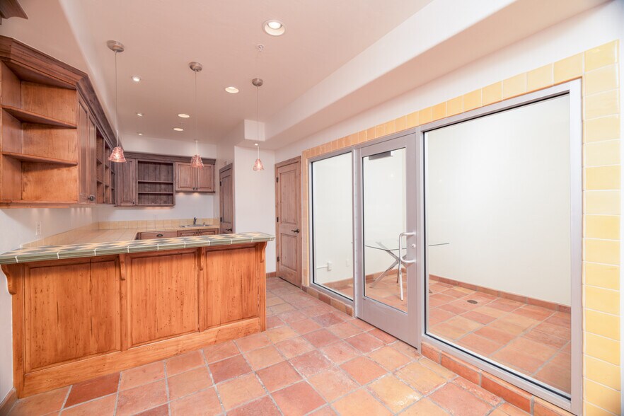 More Photos Of 186 Main St, Park City Freestanding For Sale