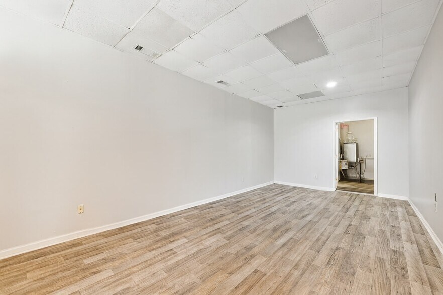 More Photos Of 5866 Love St, Austell Storefront For Sale
