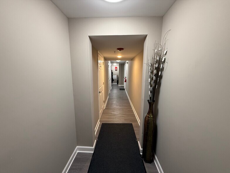 More Photos Of 126 W Maple Ave, Mundelein Apartments For Sale