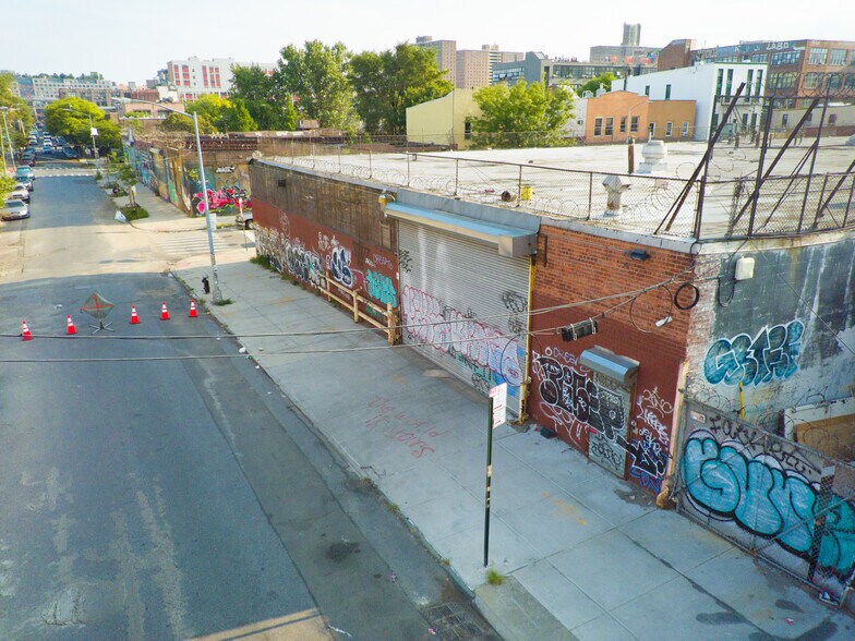 More Photos Of 275 Boerum St, Brooklyn Warehouse For Sale