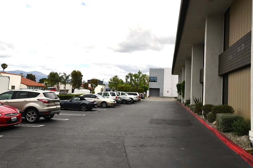 More Photos Of 23152 Verdugo Dr, Laguna Hills Office For Sale