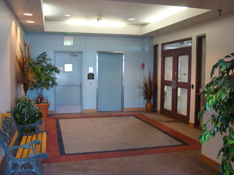 More Photos Of 231 SE Barrington Dr, Oak Harbor Medical For Lease
