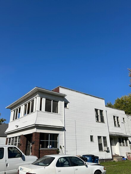 More Photos Of 720 Orchard St, Toledo Apartments For Sale