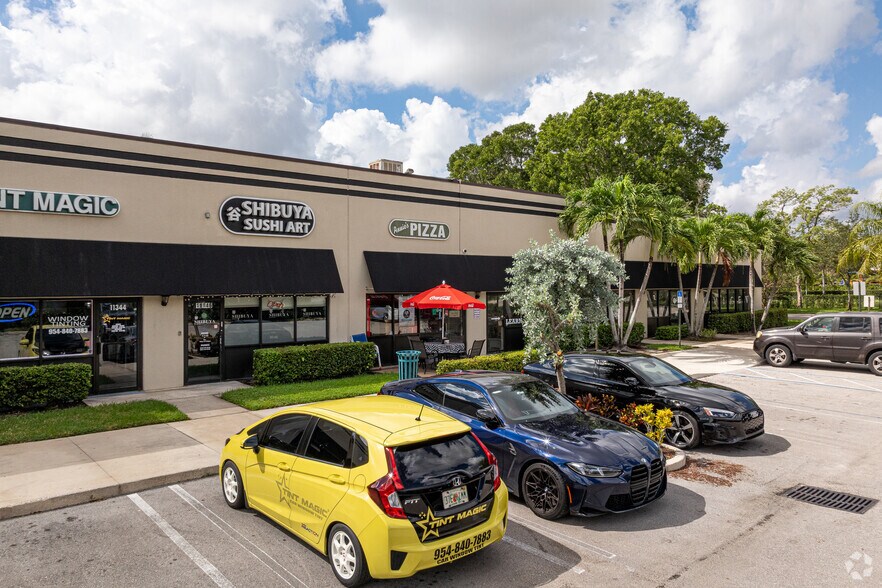 More Photos Of 11300-11354 Wiles Rd, Coral Springs General Retail For Lease