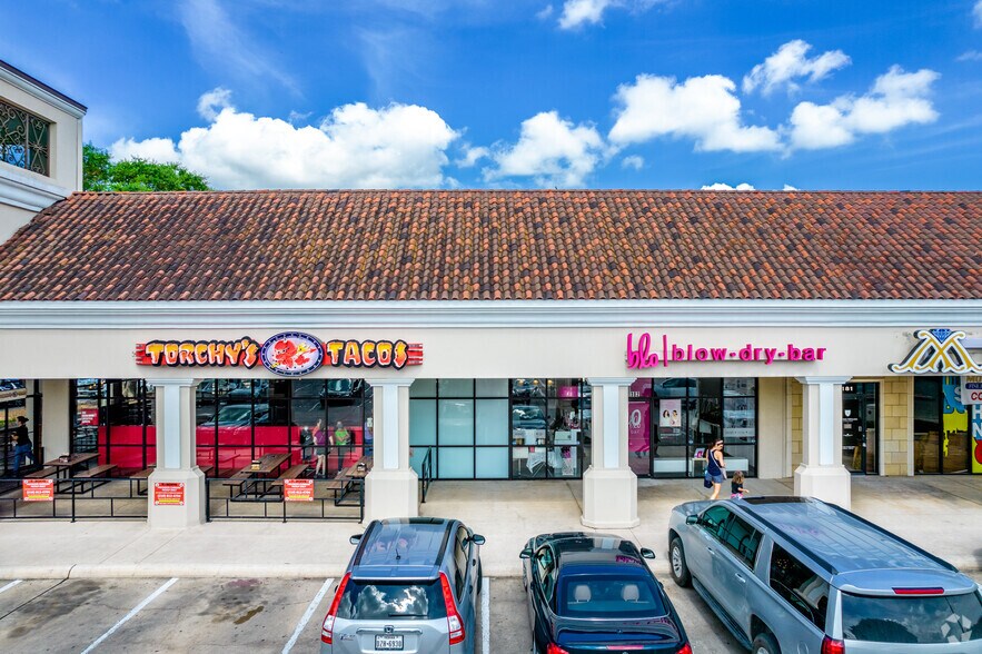 More Photos Of 999 E Basse Rd, San Antonio Unknown For Lease