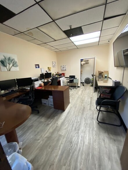 More Photos Of 15161-15165 Triton Ln, Huntington Beach Research And Development For Lease