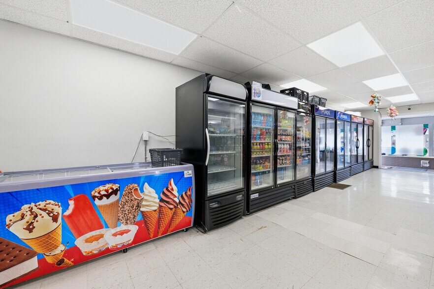 More Photos Of 47 Chelmsford St, Chelmsford Storefront Retail Residential For Sale