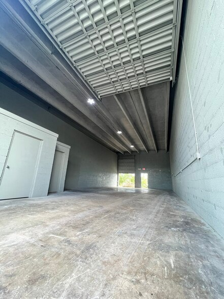 More Photos Of 1909-2099 Opa Locka Blvd, Miami Warehouse For Lease