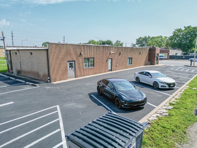 More Photos Of 9122 S Kedzie Ave, Evergreen Park Medical For Sale