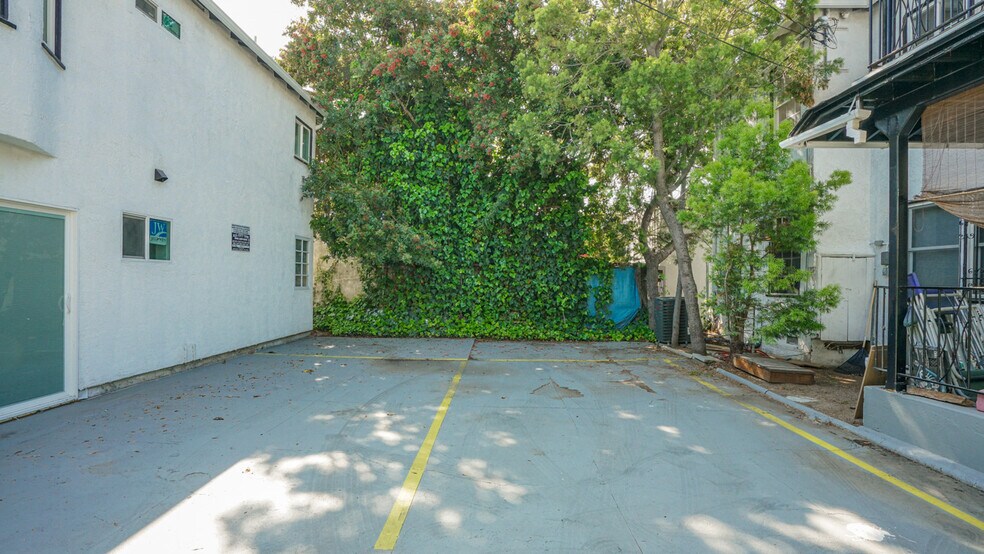 More Photos Of 6112-6114 Saturn St, Los Angeles Apartments For Sale