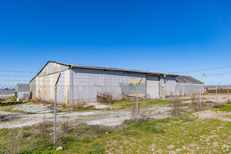 More Photos Of 2150 Elkhorn Rd, Castroville Manufacturing For Sale