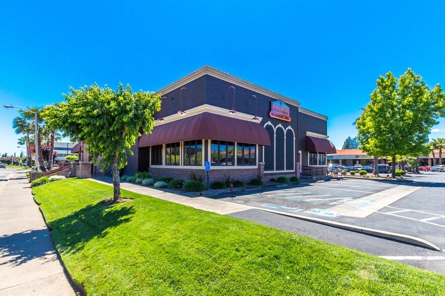 More Photos Of 1800 Churn Creek Rd, Redding Restaurant For Lease