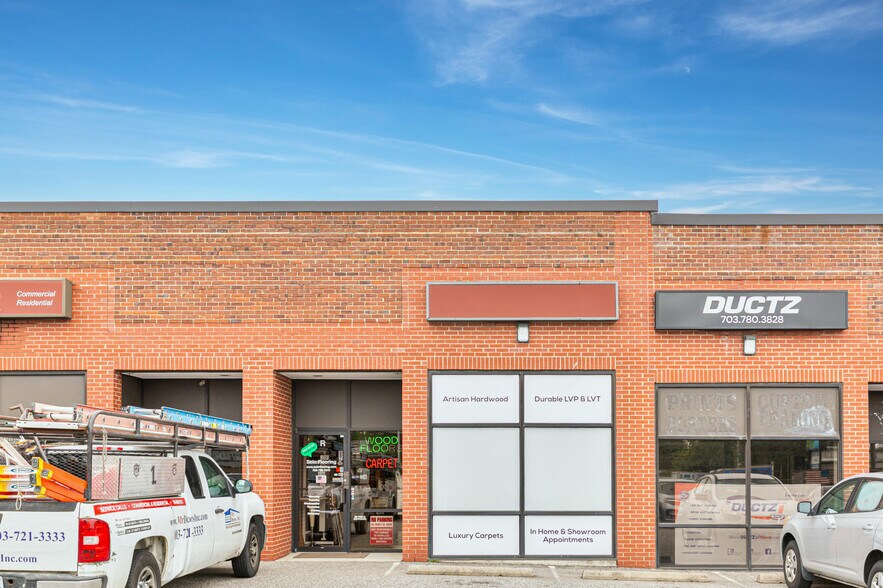 More Photos Of 7200-7220 Telegraph Square Dr, Lorton Showroom For Lease
