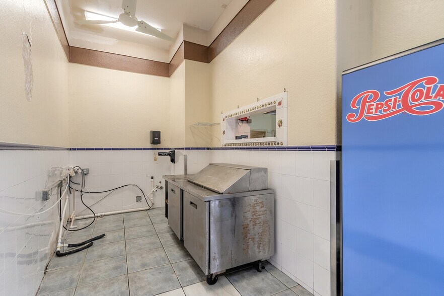 More Photos Of 4989 S Ridgewood Ave, Port Orange Restaurant For Lease