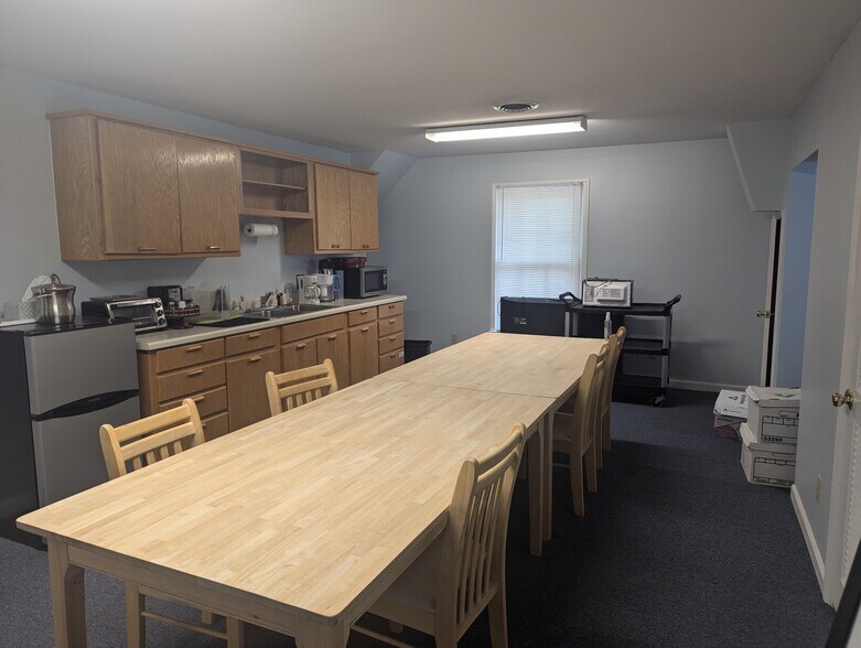 More Photos Of 555 Research Dr, Athens Office For Sale