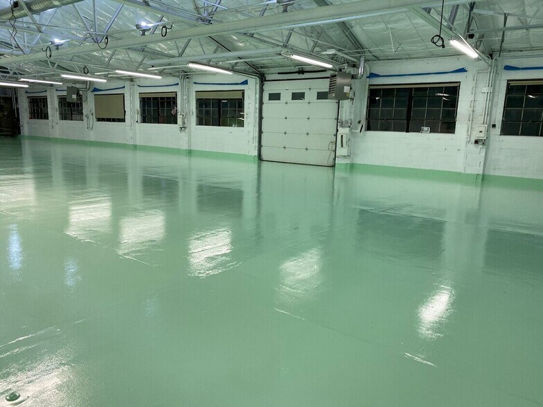 More Photos Of 885 Wickham Ave, Mattituck Warehouse For Lease