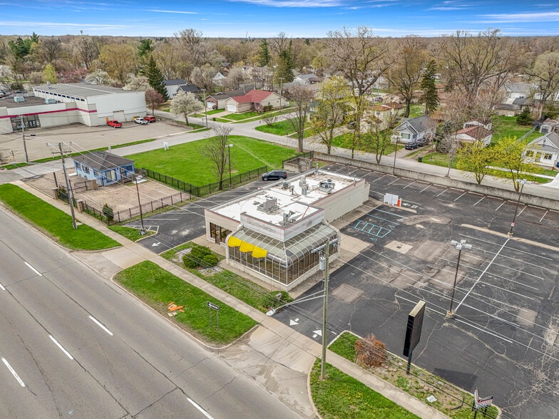 More Photos Of 15839 Telegraph Rd, Redford Township Fast Food For Lease