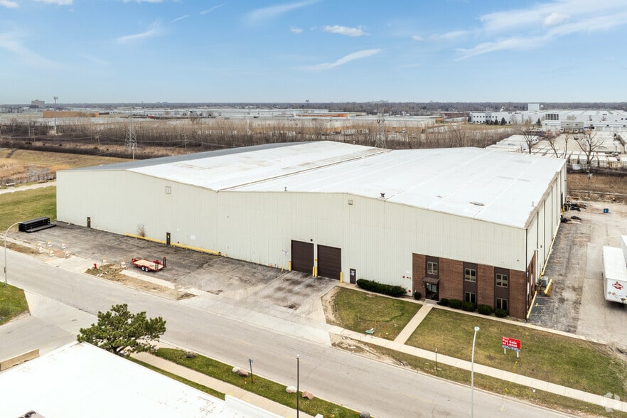 More Photos Of 5443 W 70th Pl, Bedford Park Manufacturing For Sale