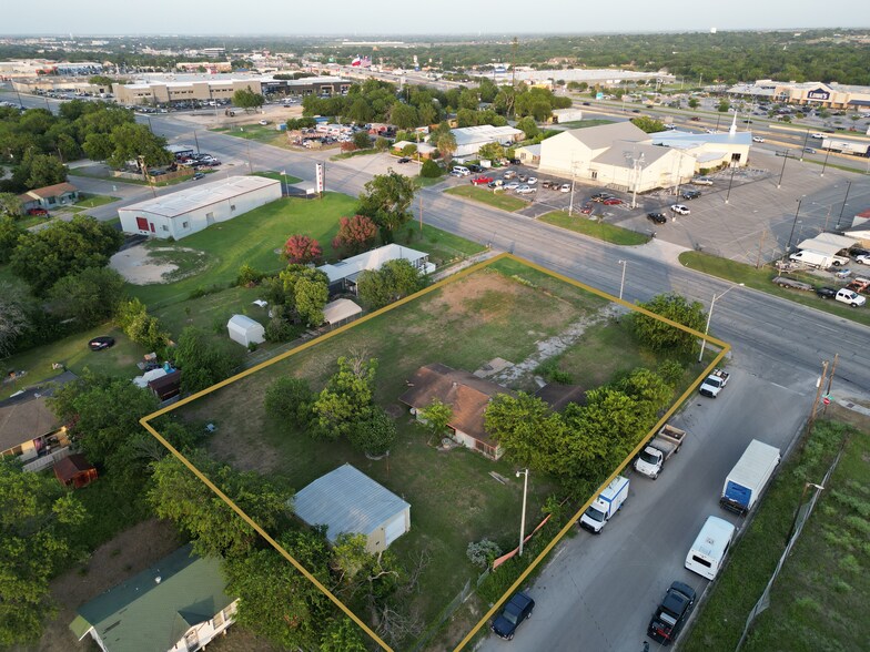 Primary Photo Of 1688 Elliot Knox Blvd, New Braunfels General Retail For Sale
