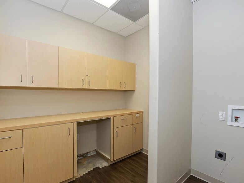 More Photos Of 35400 Bob Hope Dr, Rancho Mirage Medical For Sale