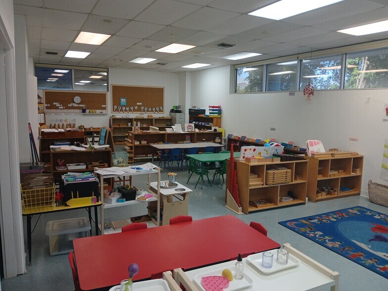 More Photos Of 6067 Hollywood Blvd, Hollywood Office For Sale