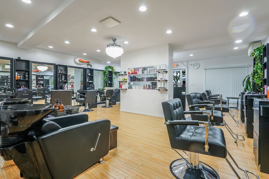 More Photos Of 1000 Stewart Ave, Bethpage Storefront Retail Residential For Sale