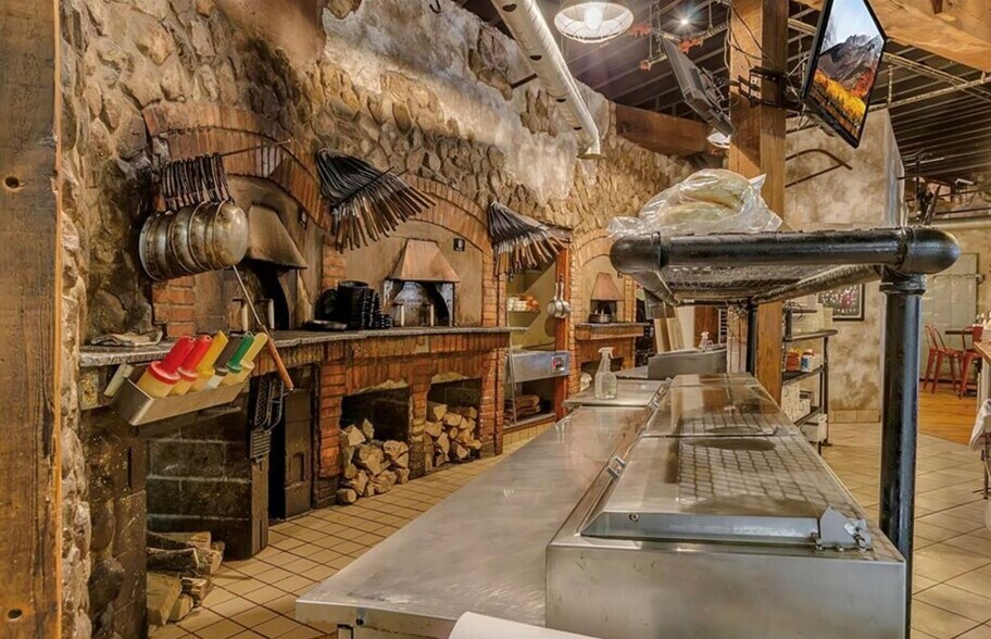 More Photos Of 638 Lake St, Wilson Freestanding For Sale