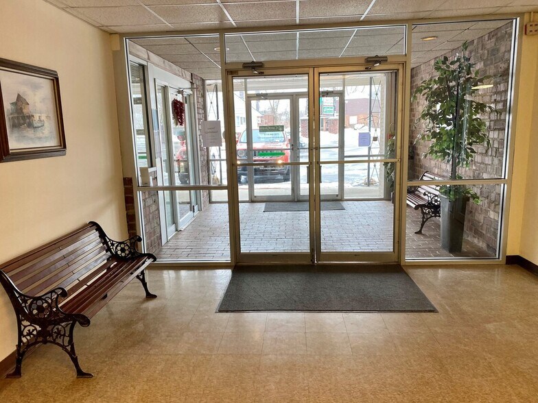 More Photos Of 560 W Third St, Jamestown Office For Lease