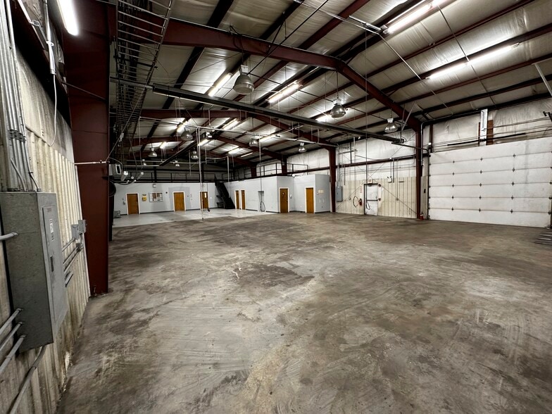 More Photos Of 139 Penn Manor Rd, Irwin Manufacturing For Lease