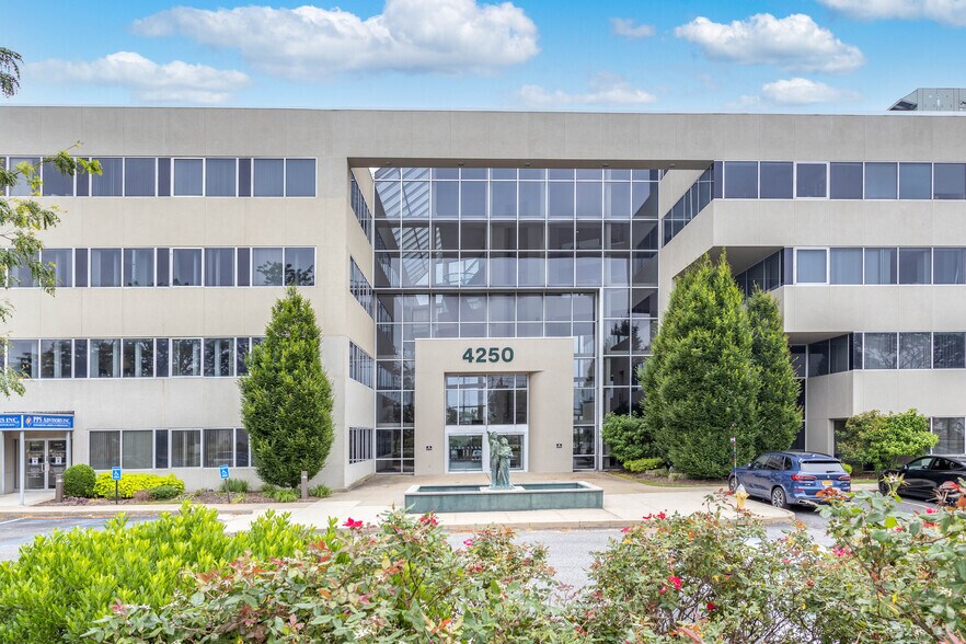 More Photos Of 4250 Veterans Memorial Hwy, Holbrook Office For Sale