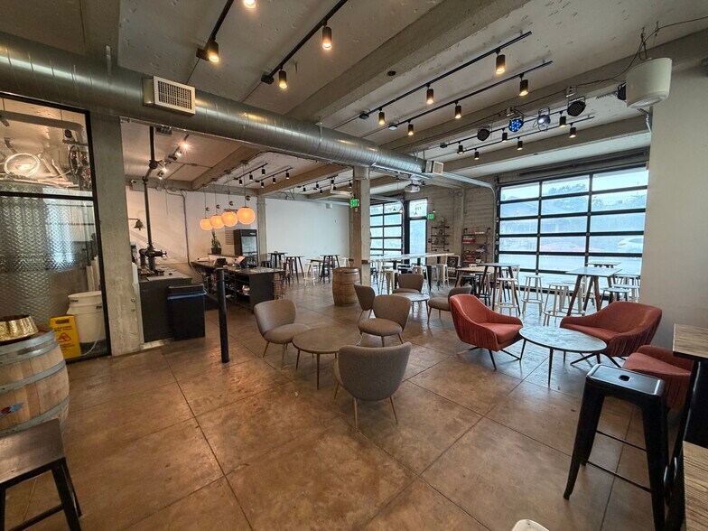 More Photos Of 700 E Broadway, Long Beach Restaurant For Sale