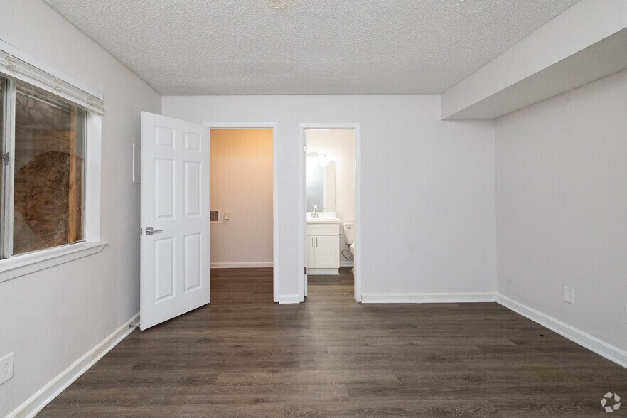 More Photos Of 1665 Dogwood Pl, Pensacola Apartments For Sale