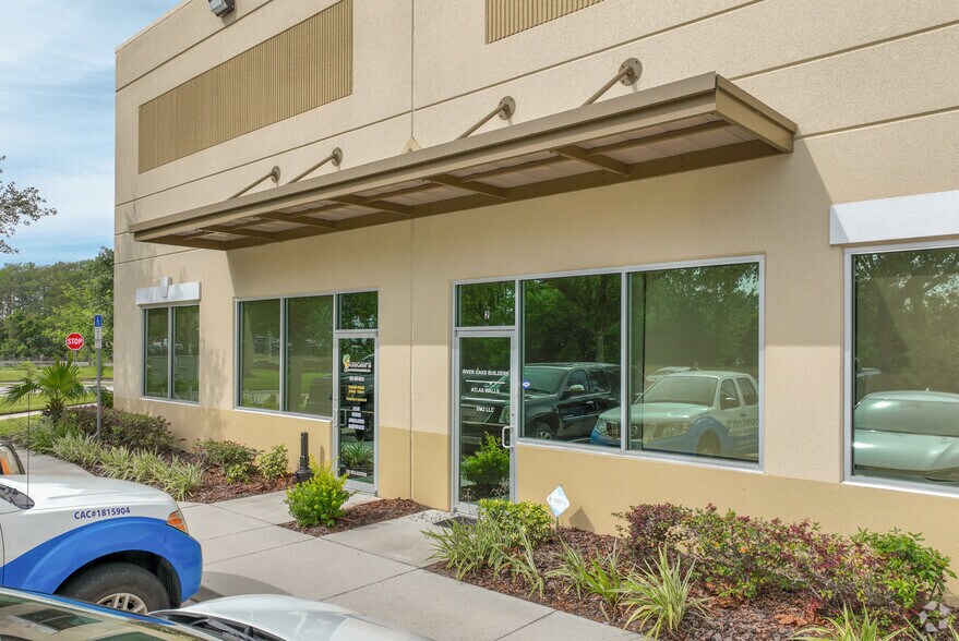 More Photos Of 2251 Lynx Ln, Orlando Warehouse For Lease