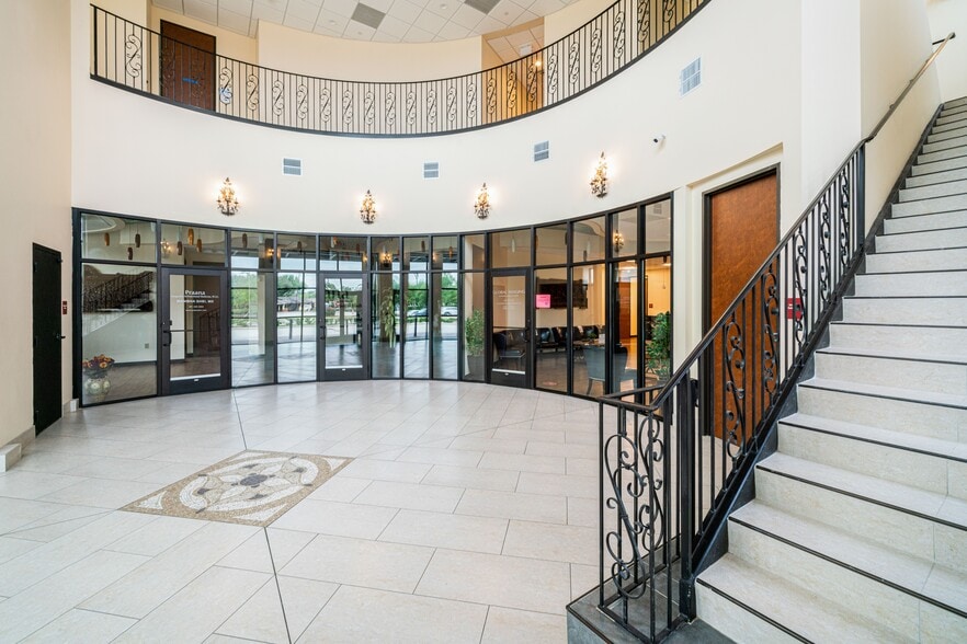 More Photos Of 1435 Highway 6, Sugar Land Healthcare For Sale