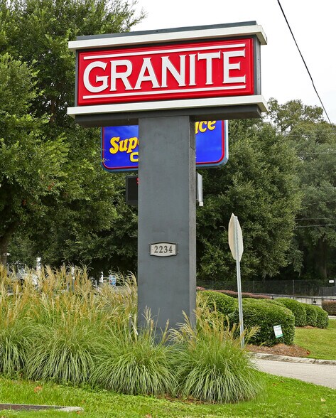 More Photos Of 2234 Capital Cir NE, Tallahassee Storefront For Lease