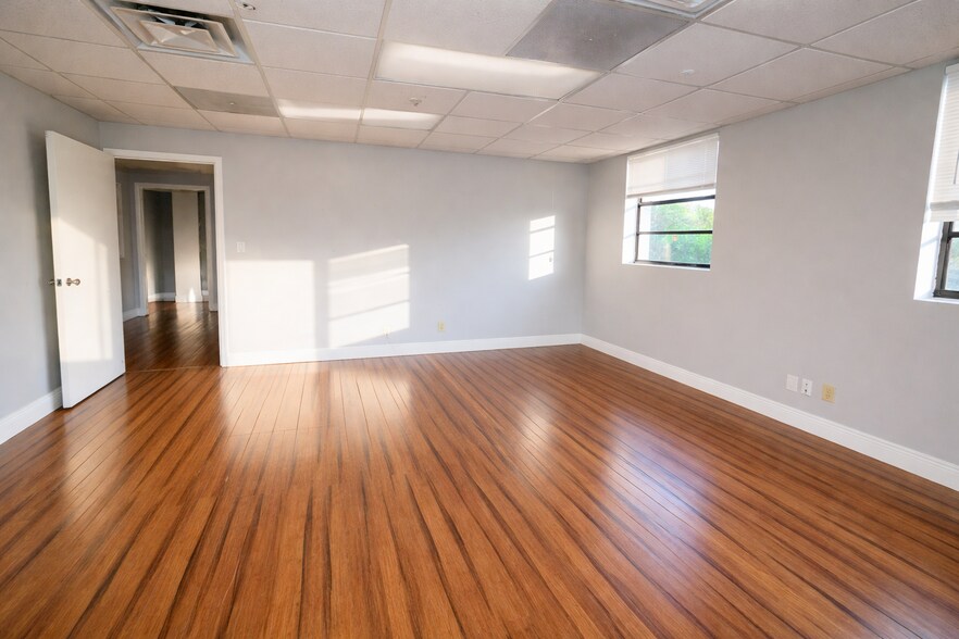 More Photos Of 5979 NW 151st St, Miami Lakes Office For Lease