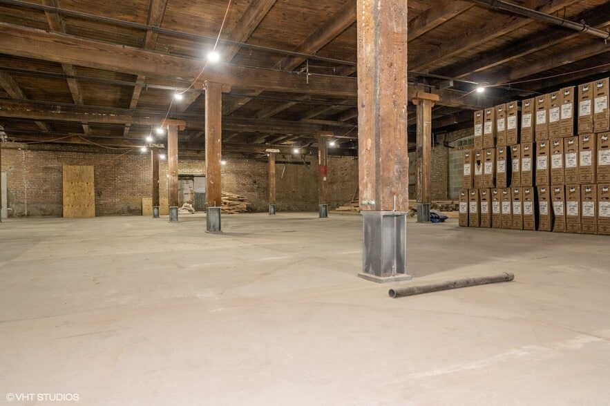 More Photos Of 2415 W 24th Pl, Chicago Warehouse For Sale