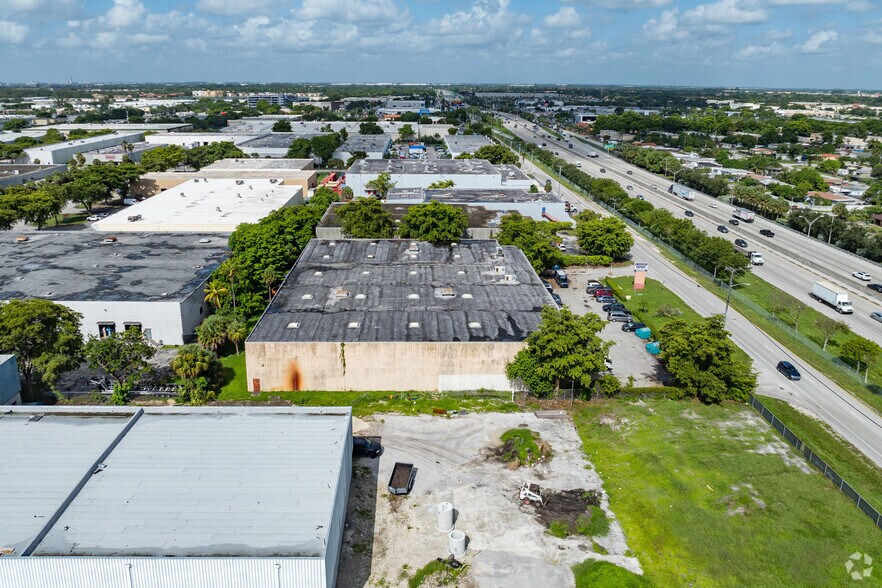 More Photos Of 5240-5260 NW 167th St, Hialeah Warehouse For Lease