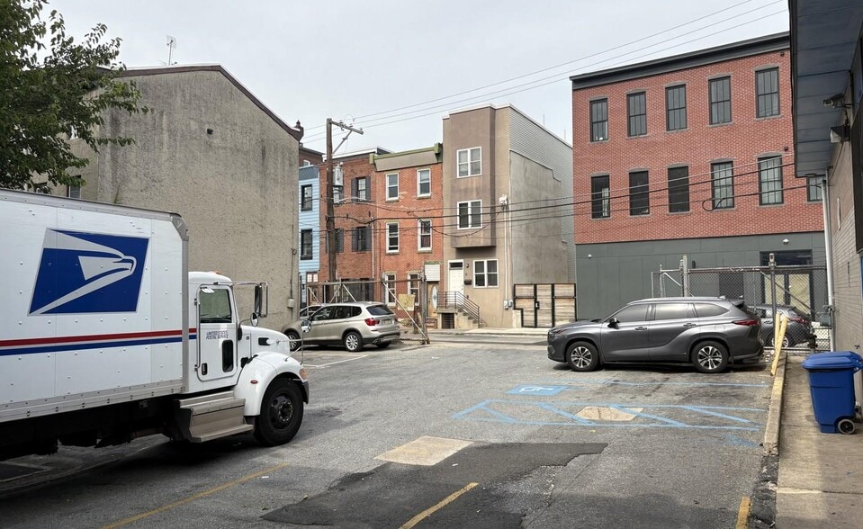 More Photos Of 1602 Frankford Ave, Philadelphia Post Office For Sale