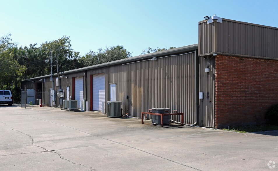 More Photos Of 2290-2298 W Airport Blvd, Sanford Flex For Lease