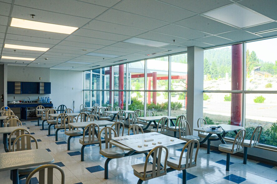 More Photos Of 210 Ski Village Dr, Mount Shasta Distribution For Sale