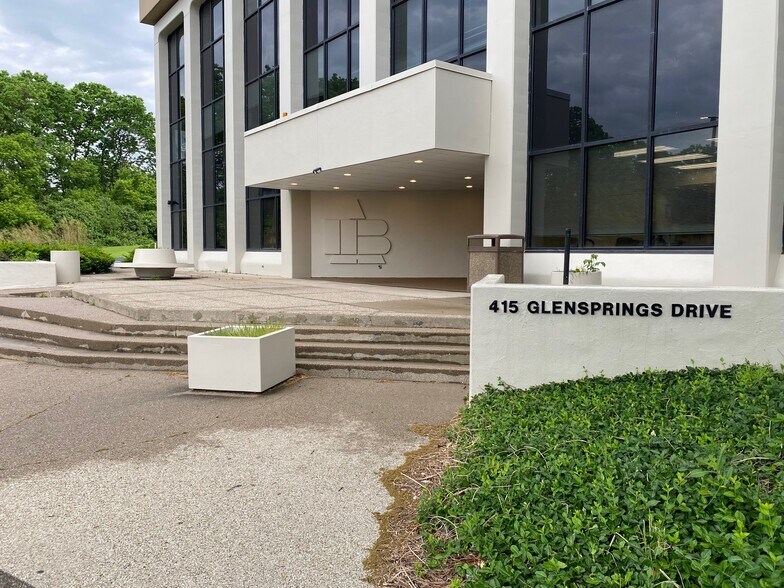 More Photos Of 415 Glensprings Dr, Springdale Office For Sale