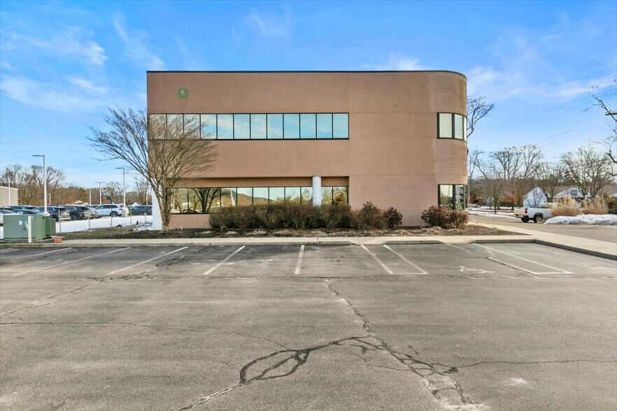More Photos Of 556 Washington Ave, North Haven Office For Sale