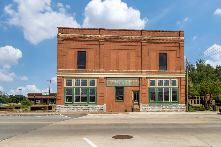 Primary Photo Of 114 N Houston Ave, Denison Office For Sale