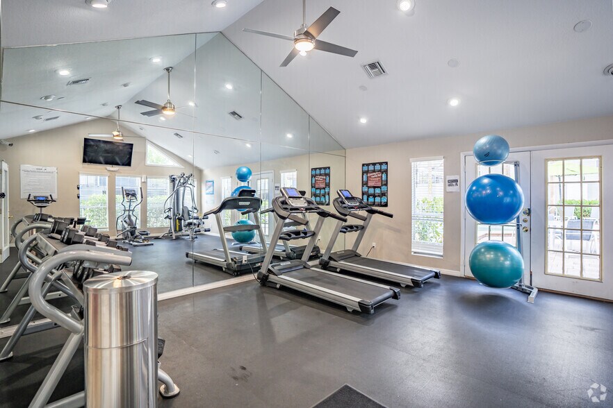 More Photos Of 4610 N Armenia Ave, Tampa Apartments For Sale