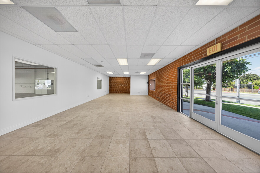 More Photos Of 7608-7684 N Clybourn Ave, Sun Valley Light Manufacturing For Sale
