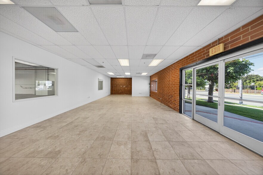 More Photos Of 7666 Clybourn Ave, Sun Valley Light Manufacturing For Lease