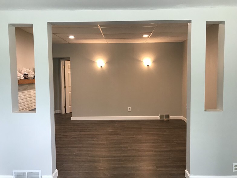 More Photos Of 485-487 Front St, Berea Office Residential For Sale