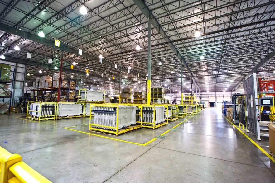 More Photos Of 857 Landmark Dr, Belvidere Warehouse For Lease